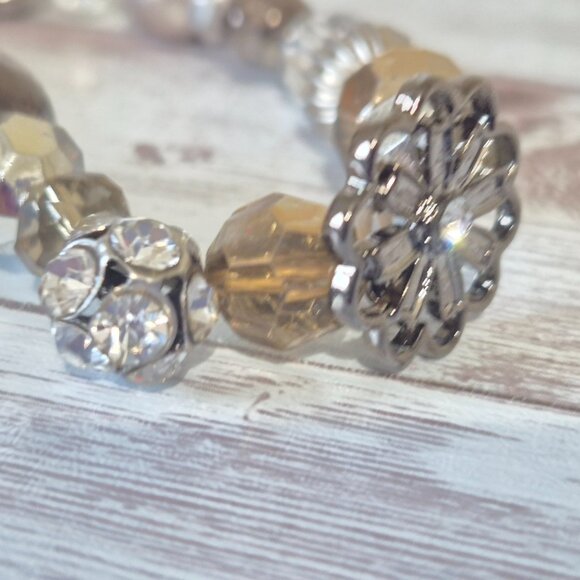 Elegant Stretch Bracelets with Crystal and Decorative Beads - Picture 5 of 8